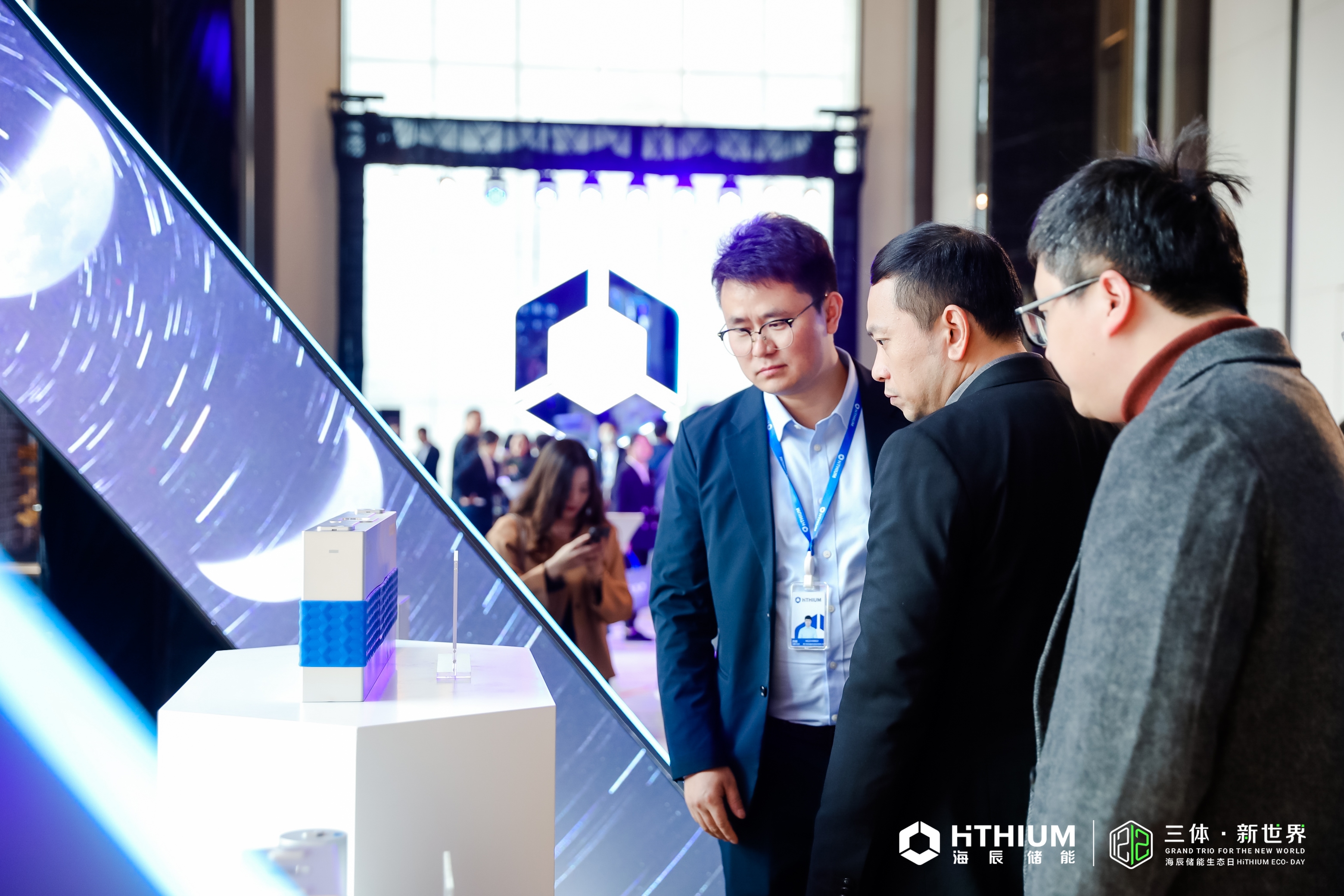 At $0.05 per kilowatt-hour, HeroEE, the world's first energy affirmative product from Haichen Energy Storage, is launched-On December 12, 2023, at the Haichen Energy Storage Eco-Day, Haichen Energy Storage unveiled a one-degree home power supply, named 