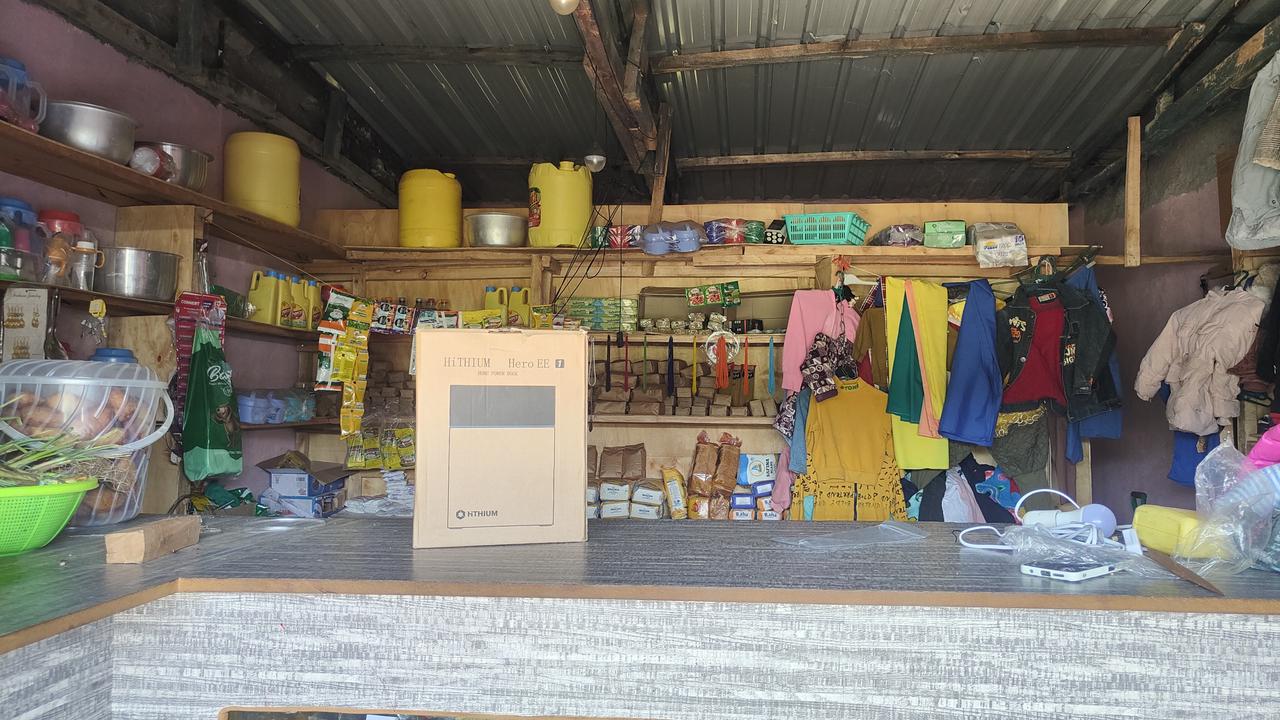 Elizabeth's kiosk and barbershop.-Elizabeth's barbershop—Children free barber day-HeroEE