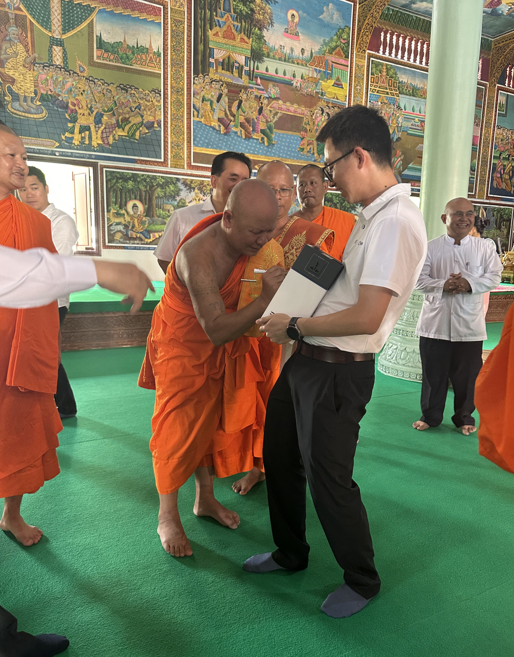 HiTHIUM Energy donated 30 advanced solar storage systems to a Cambodian temple in Phnom Penh on May 13, 2024, to enhance power infrastructure. -HiTHIUM Energy donated 30 advanced solar storage systems to a Cambodian temple in Phnom Penh on May 13, 2024, to enhance power infrastructure. -HeroEE