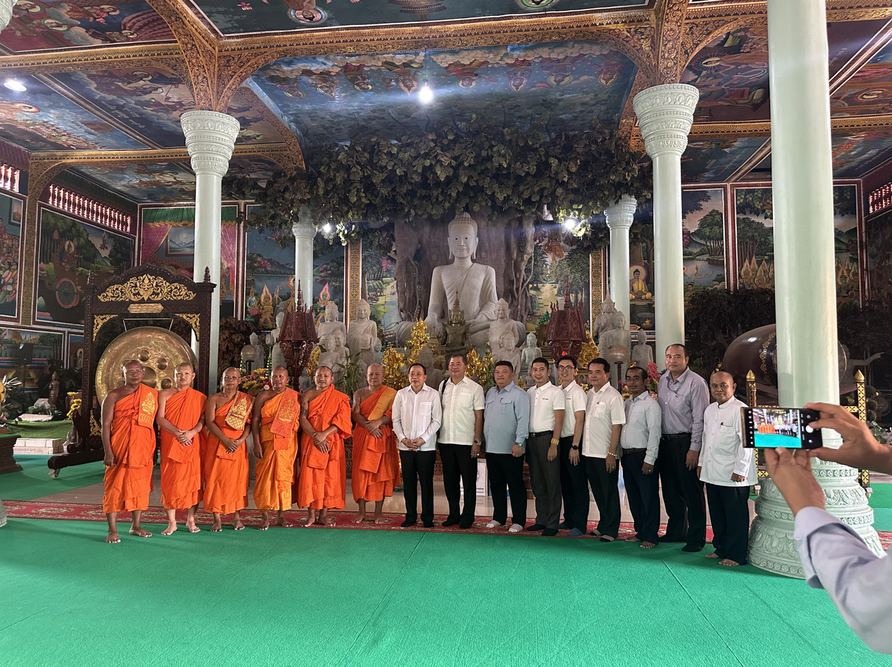 HiTHIUM Energy donated 30 advanced solar storage systems to a Cambodian temple in Phnom Penh on May 13, 2024, to enhance power infrastructure. -HiTHIUM Energy donated 30 advanced solar storage systems to a Cambodian temple in Phnom Penh on May 13, 2024, to enhance power infrastructure. -HeroEE